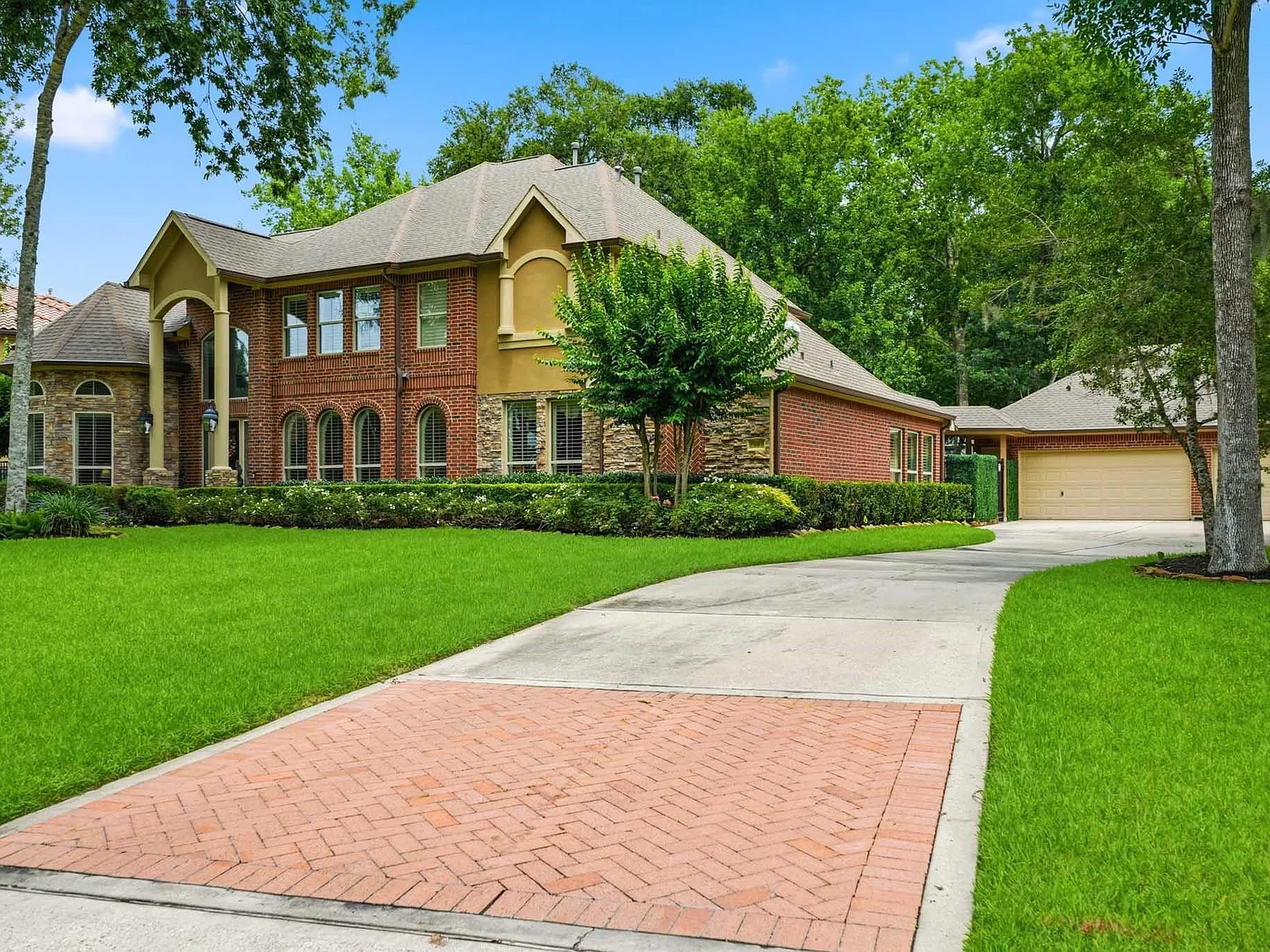 5 bed, 4.5 bath, 4966 sqft, $7,500 — Photo 4