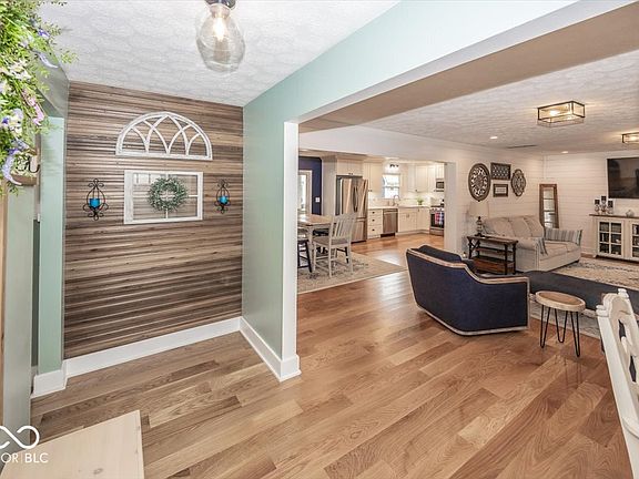 5th image of 718 Meadow Ln