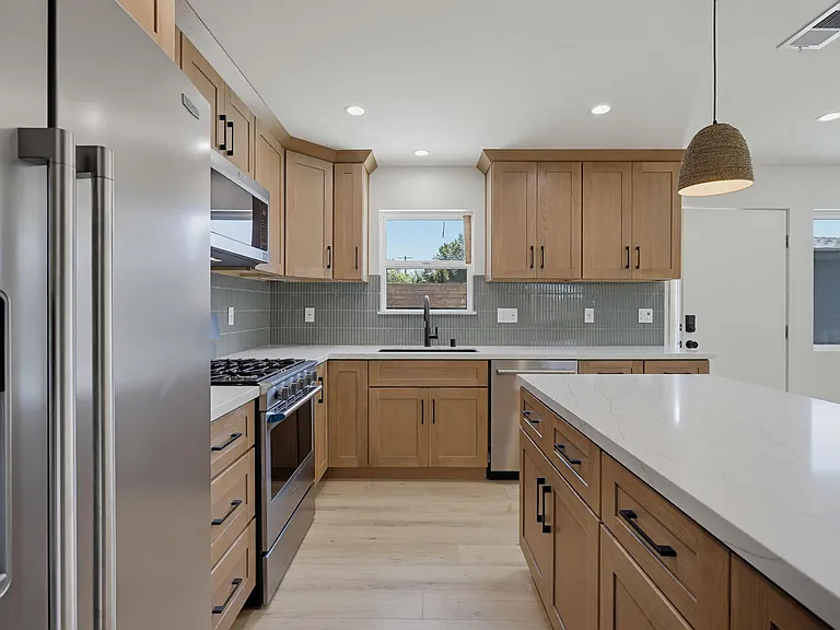2036 Pomona Ave #C — Photo 10