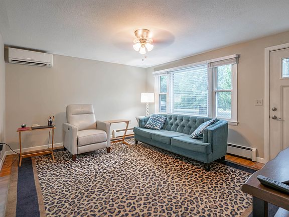 4th image of 490 Broad Street