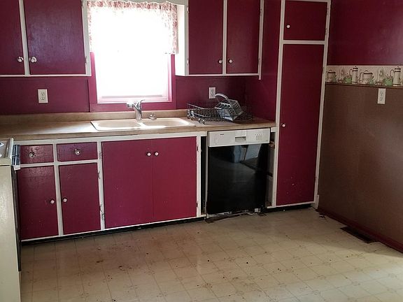 4th image of 11438 200th St