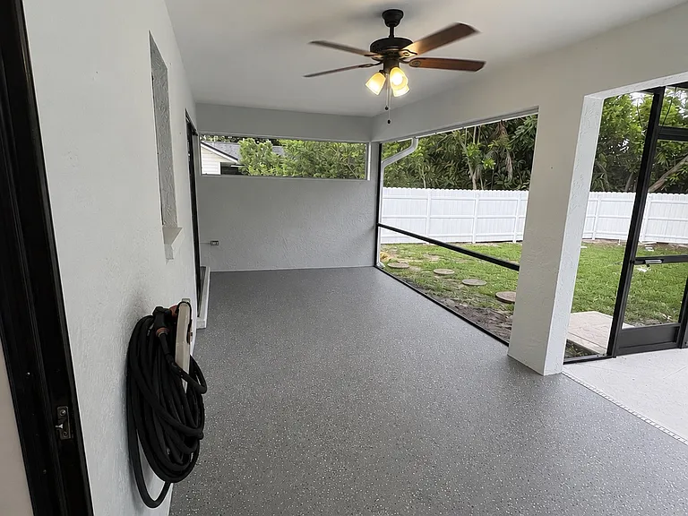 801 SW 10th Pl — Photo 5