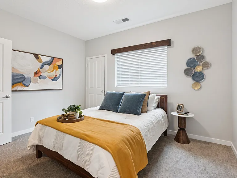 Raintree Apartments — Photo 4