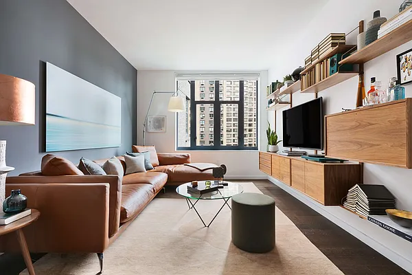 Sold by The Marketing Directors (Arias) | media 4