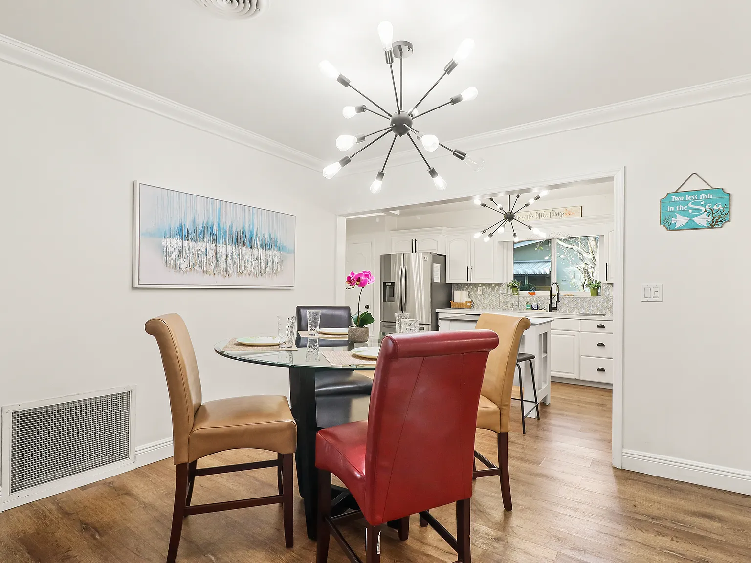 4 bed, 2345 sqft, $7,200 — Photo 4