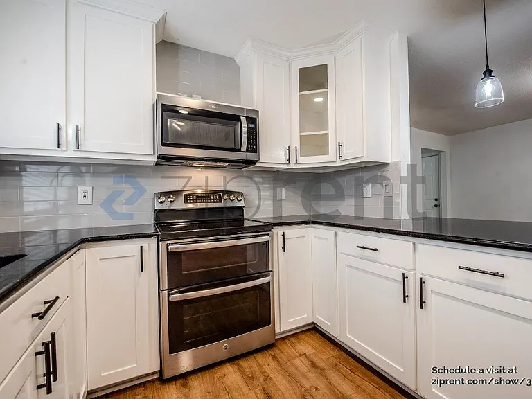 2829 Lancer Ln — Photo 9