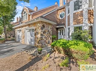75 Chatsworth Ct, Edison, NJ 08820
