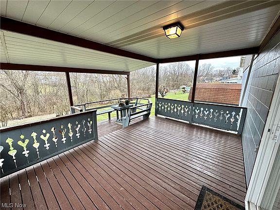 5th image of 229 Frostview Dr