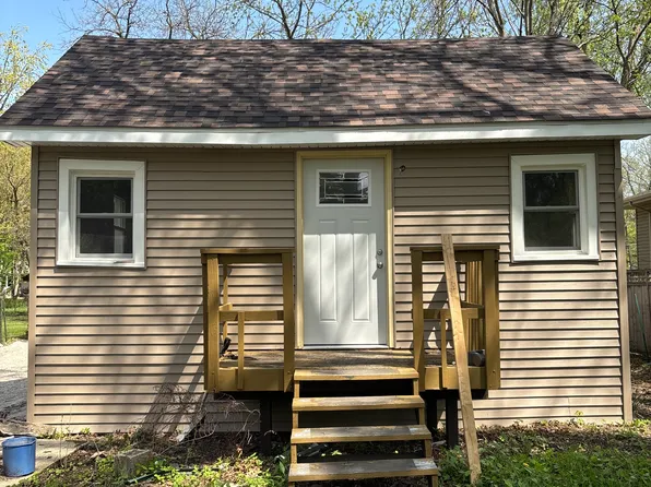 29W334 James Ave, West Chicago, IL 60185