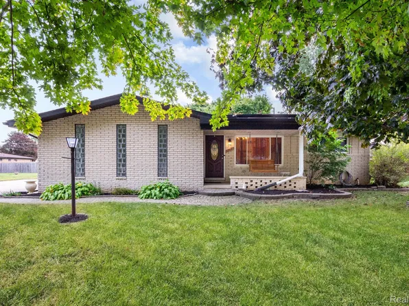 35840 Garfield Rd, Clinton Township, MI 48035