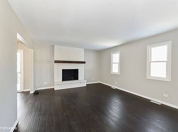 5th image of 4944 Florence Ave