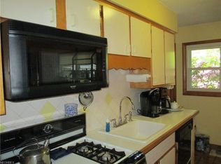 3246 Carper Ave, Akron, OH 44312