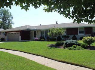 5532 Lory Dr, Greendale, WI 53129