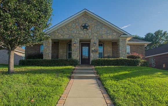1st image of 3025 Summer Hill Cir