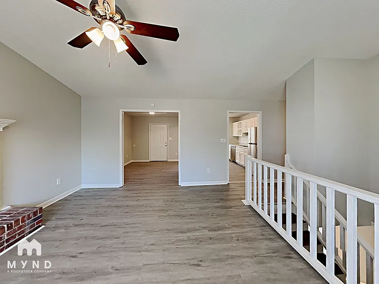 2708 Laburnum Dr — Photo 6