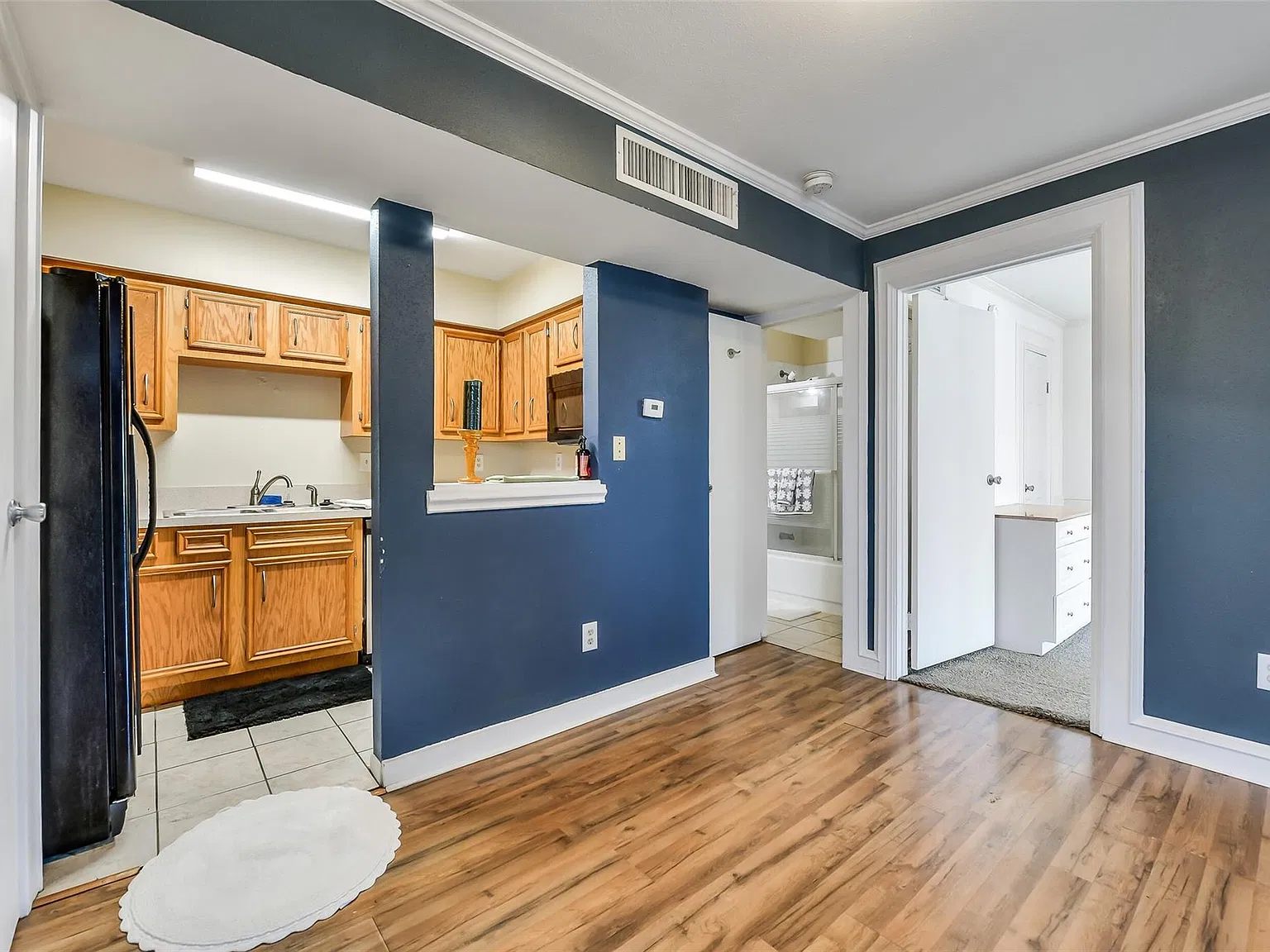 2 bed, 1.0 bath, 788 sqft, $1,400 — Photo 4