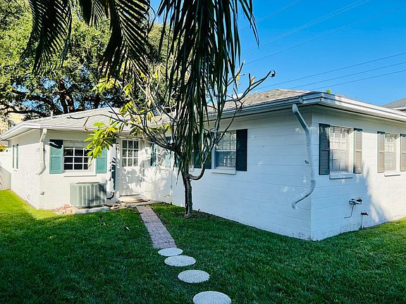 3rd image of 3902 W Santiago St