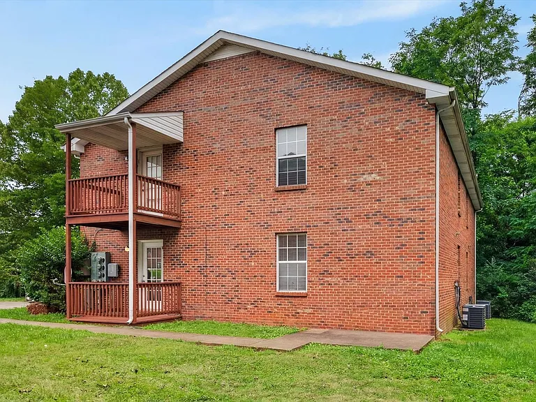 Waters Edge Drive-1851 (x4) — Photo 21