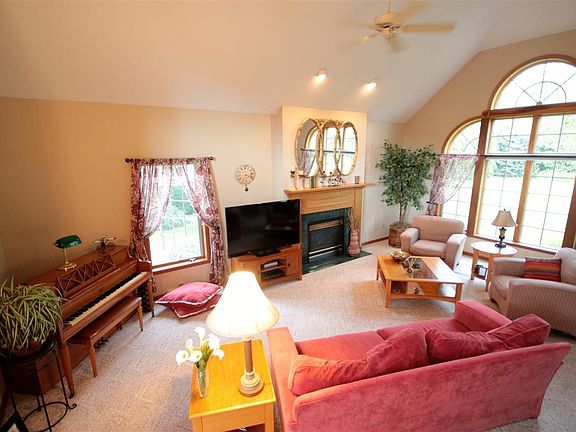 5th image of 57040 Tealwood Ct