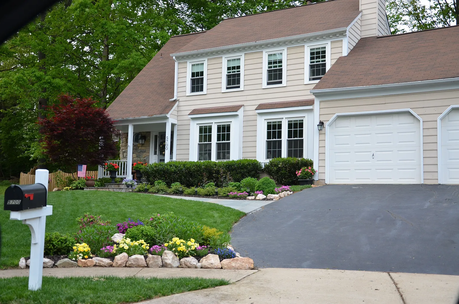 5700 Wigfield Way photo 1