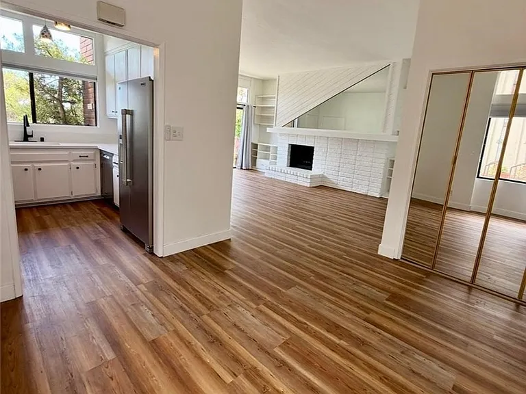 2322 Palos Verdes Dr W #102 — Photo 9