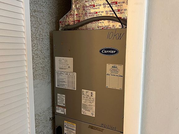 2nd image of 128 Seagrape Dr