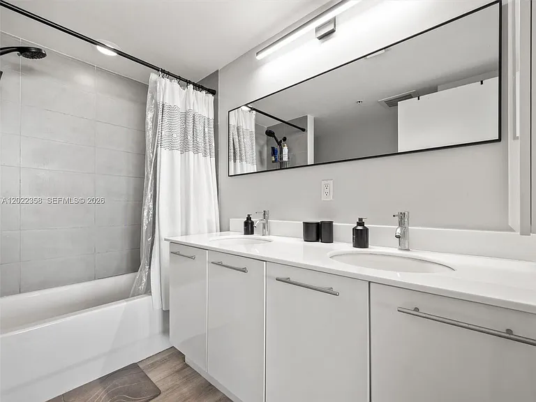 92 SW 3rd St #1607 — Photo 17