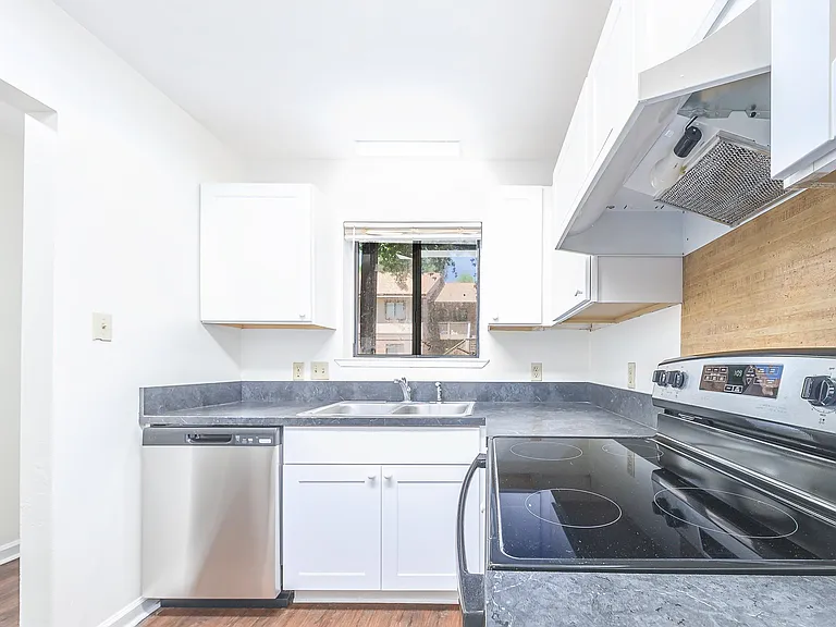216 Dixie Dr #7 — Photo 5