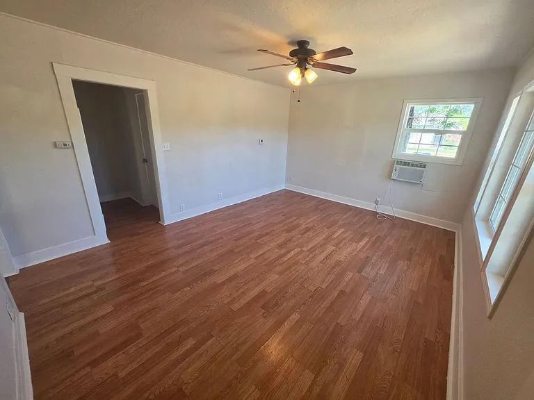 1223 Colusa St — Photo 4