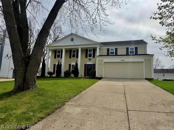 5481 Piccadilly Cir S, West Bloomfield, MI 48322