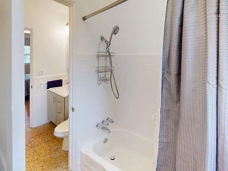 328 Slayton Ave — Photo 32