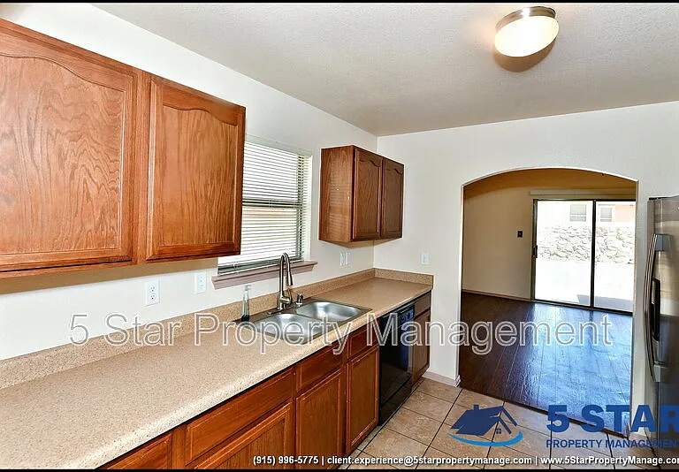 11613 Ochre Bluff Ln — Photo 14