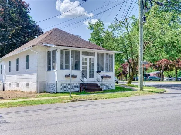 213 Main St, Cooperstown, NY 13326