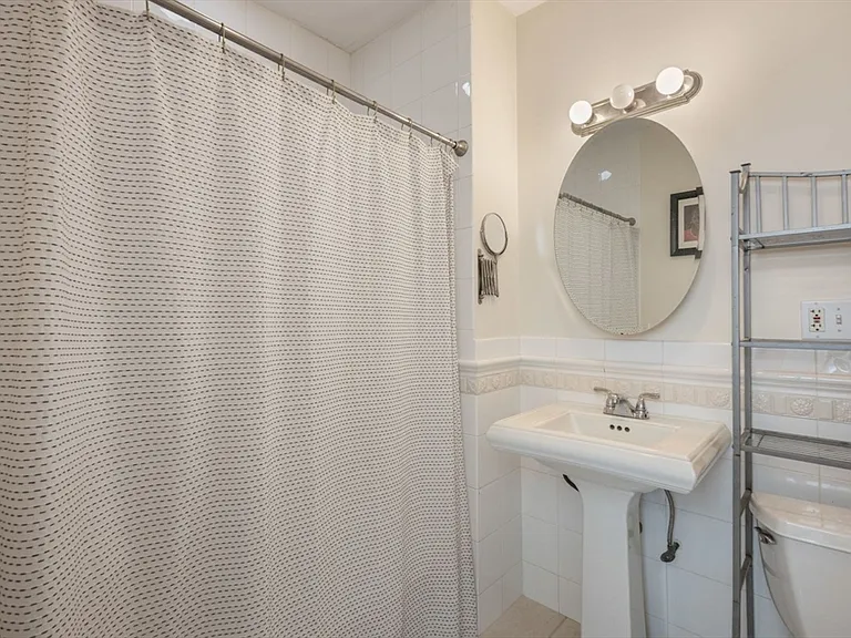 18-20 Marcella St #5 — Photo 19