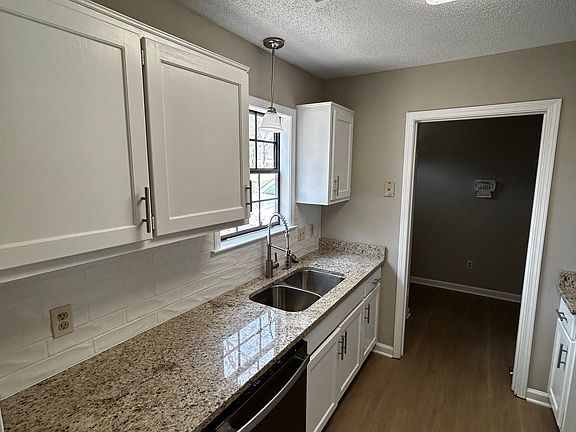 2nd image of 7267 Kinston Dr