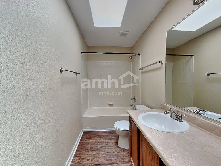 2325 Hyacinth Rd — Photo 16