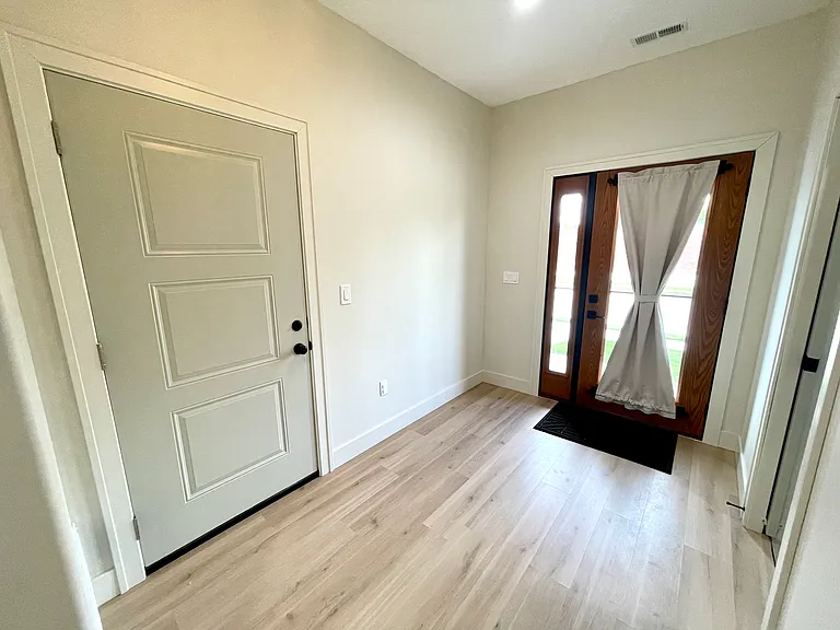 6711 New Town Ave #6711 — Photo 10