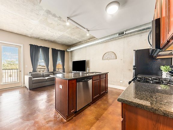 5th image of 342 River St Unit 3303