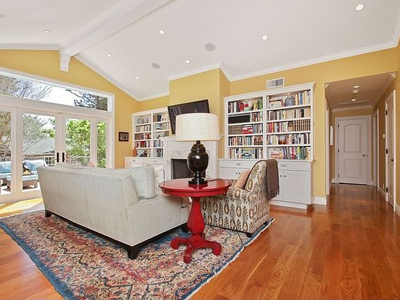 5th image of 139 Gramercy Dr