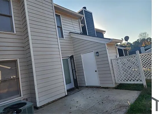 8095 Woodlake Dr — Photo 5
