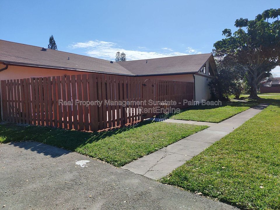1st image of 1080 Summit Place Cir APT A