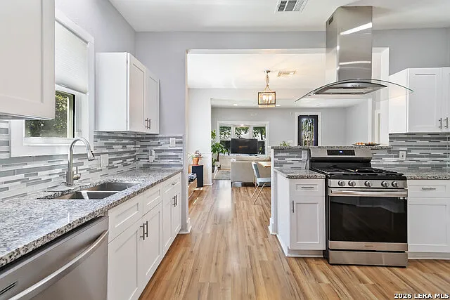 944 Fulton Ave — Photo 18