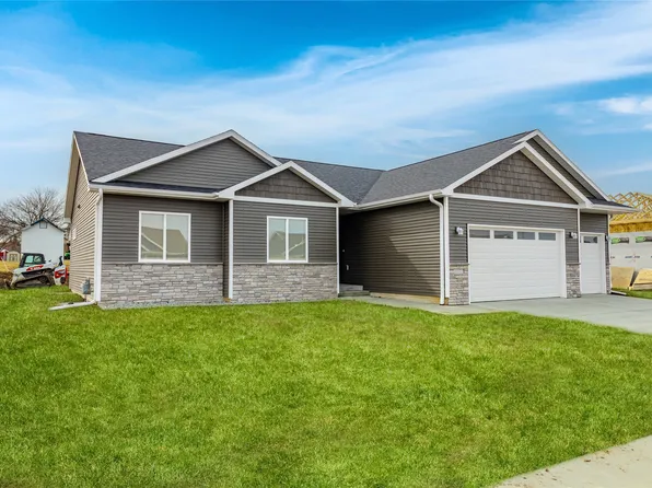 2389 N 8th Ave E, Newton, IA 50208