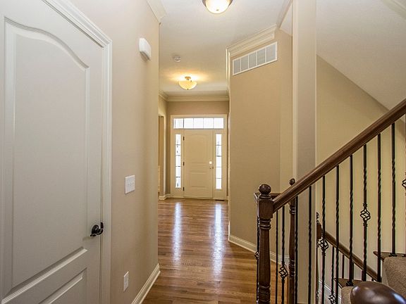 2nd image of 5590 Ludington Dr