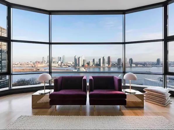 50 United Nations Plaza image 1 of 26