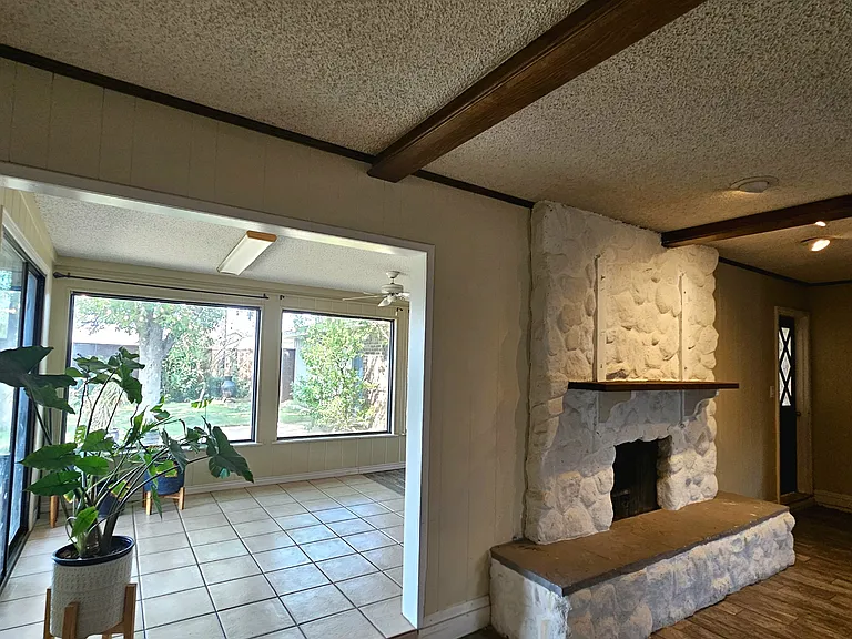 2402 Emerson Ct — Photo 14
