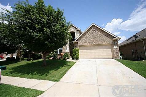 1st image of 1020 Albatross Ln