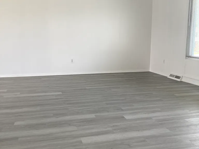 7255 Somerville Dr — Photo 5