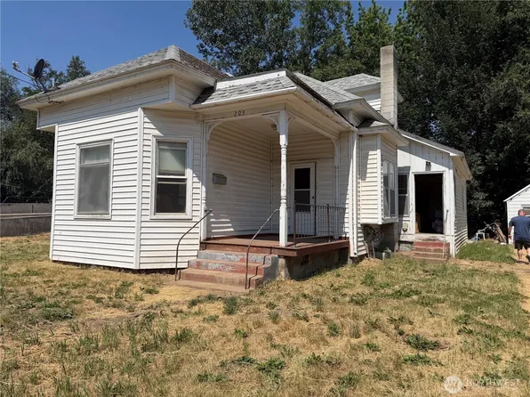 203 E Patit Street, Dayton, WA 99328