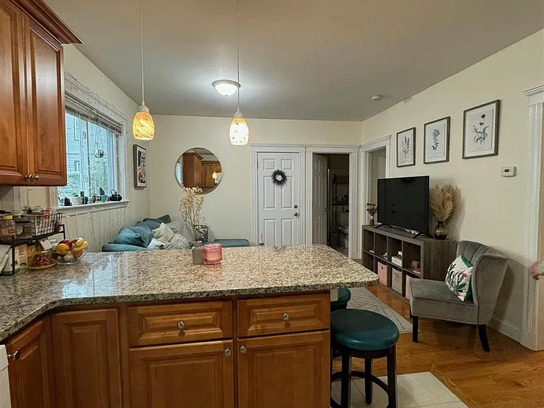 39 Belknap St #1 — Photo 3